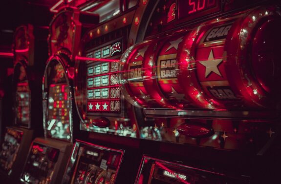 The Allure of Online Slots: An In-Depth Review